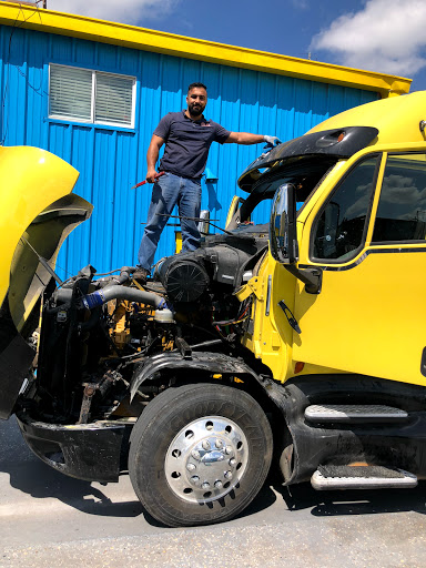 Auto Glass Shop «Atlas Auto Glass», reviews and photos, 716 Fairview St, Houston, TX 77006, USA