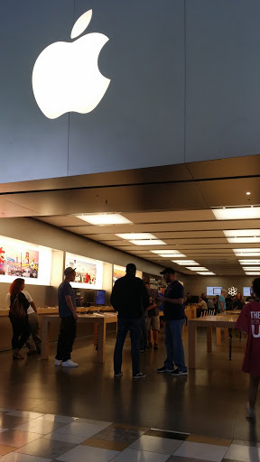 Computer Store «Apple Brandon», reviews and photos, 459 Brandon Town Center Dr, Brandon, FL 33511, USA