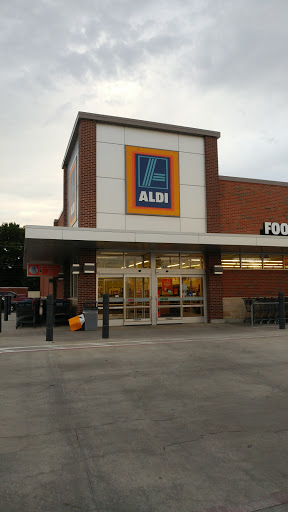 ALDI, 2440 W Main St, Norman, OK 73069, USA, 