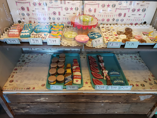 Pet Supply Store «Fetch Pet Supplies & Gifts», reviews and photos, 1332 E Republic Rd, Springfield, MO 65804, USA