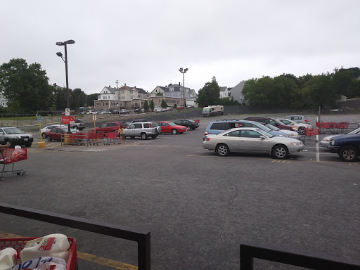 Grocery Store «Save-A-Lot», reviews and photos, 100 Griffin St, Fall River, MA 02724, USA