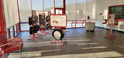 Tire Shop «Discount Tire Store - Kennesaw, GA», reviews and photos, 2930 George Busbee Pkwy NW, Kennesaw, GA 30144, USA