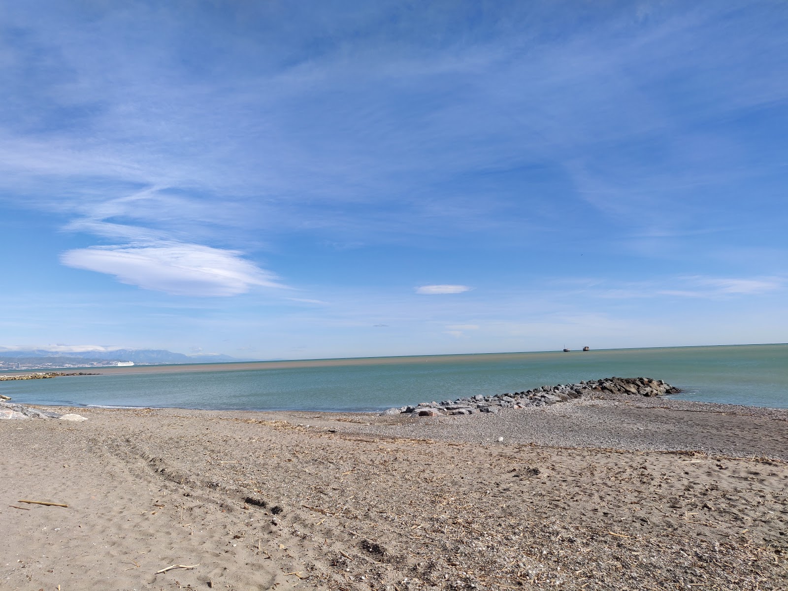 Foto de Praia de Guadalmar - lugar popular entre os apreciadores de relaxamento