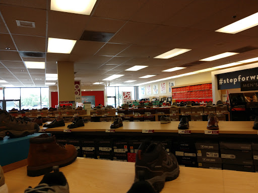 Shoe Store «Famous Footwear», reviews and photos, 10500 Ulmerton Rd, Largo, FL 33771, USA