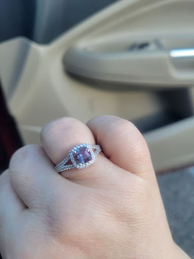 Jewelry Store «Kay Jewelers Outlet», reviews and photos, 901 Premium Outlets Dr, Monroe, OH 45050, USA