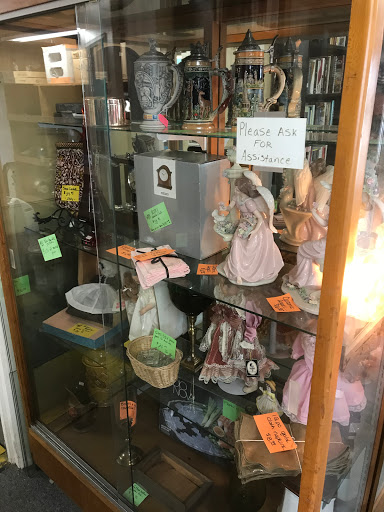 Used Furniture Store «Cobwebs Used Furniture», reviews and photos, 1008 Wappoo Rd, Charleston, SC 29407, USA