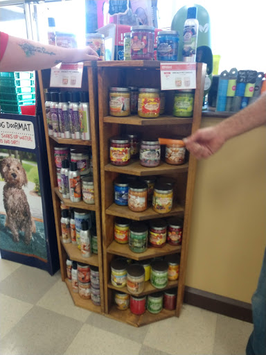 Pet Store «Petland», reviews and photos, 977 E State St, Athens, OH 45701, USA