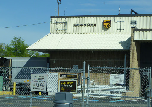 Shipping Service «UPS Customer Center - PARSIPPANY», reviews and photos, 799 Jefferson Rd, Parsippany, NJ 07054, USA
