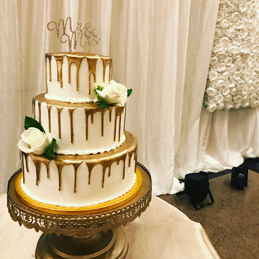 Wedding Bakery «Tres Belle Cakes and Coffee Shop», reviews and photos, 8921 Reading Rd, Reading, OH 45215, USA