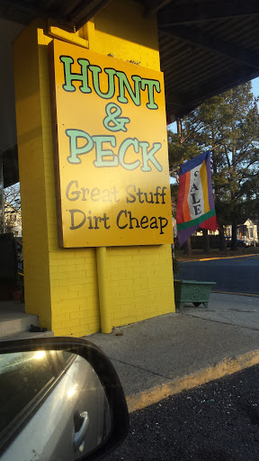 Thrift Store «Hunt and Peck Thrift Store», reviews and photos, 15 Cave St, Luray, VA 22835, USA