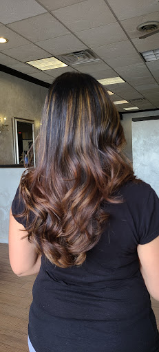 Hair Salon «La Moda Hair Salon», reviews and photos, 200 Larkfield Rd, East Northport, NY 11731, USA