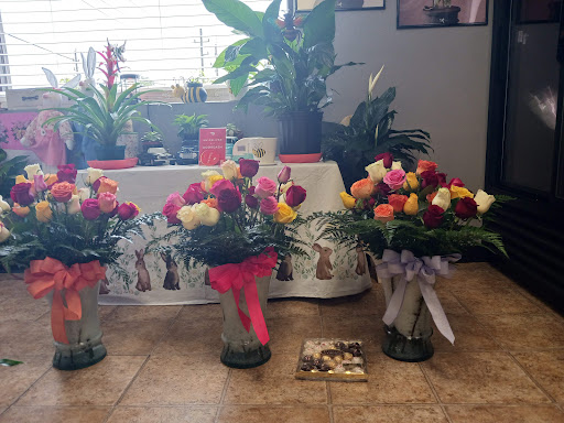 Florist «Treasures To Adore», reviews and photos, 1313 Carolyn Ct, Humble, TX 77338, USA