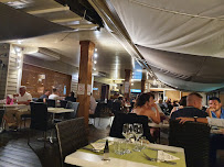 Atmosphère du Restaurant français La Maison du Lac à Saint-Paul-lès-Dax - n°10