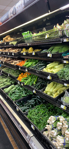 Grocery Store «J & J Foods», reviews and photos, 1075 Jesse Jewell Pkwy, Gainesville, GA 30501, USA