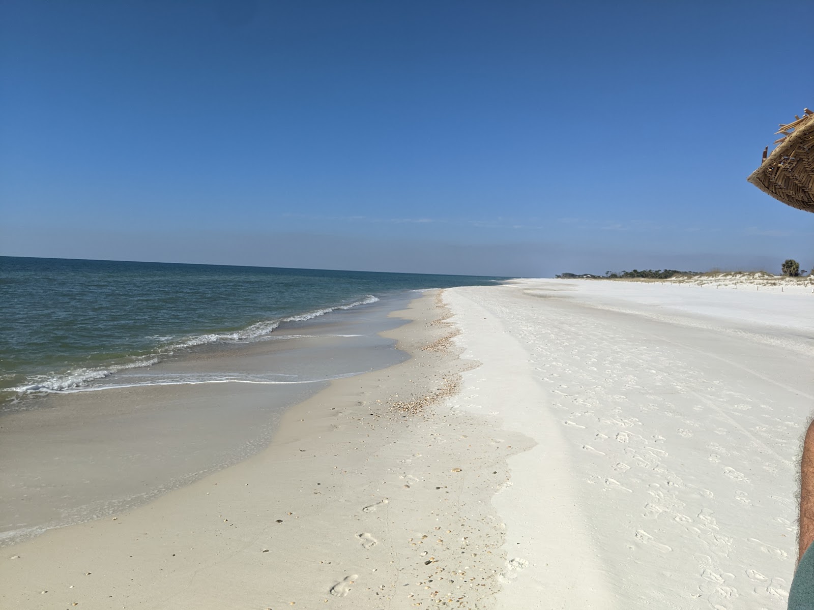 Foto de Eagle Harbor Beach con recta y larga