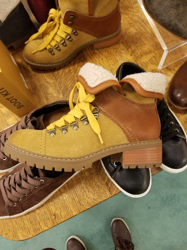 Department Store «Von Maur», reviews and photos, 4444 1st Ave NE, Cedar Rapids, IA 52402, USA