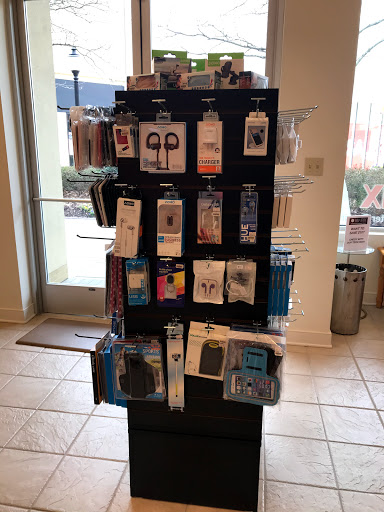 Screen Repair Service «Mr Fix», reviews and photos, 9200 Stony Point Pkwy #160, Richmond, VA 23235, USA