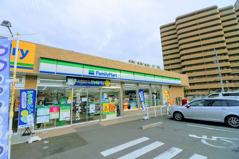 ファミリーマート 木場店