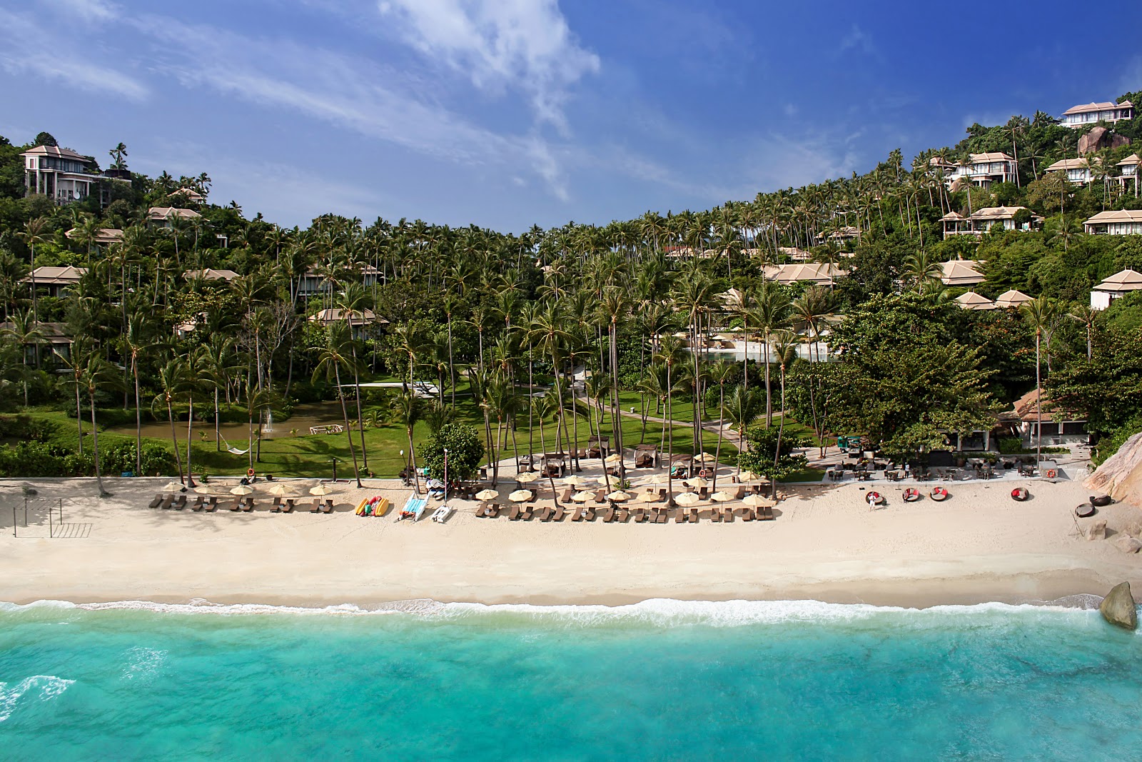 Coral Bay Beach'in fotoğrafı otel alanı