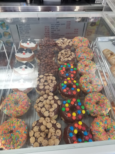 Donut Shop «Tasty Donuts and Cafe», reviews and photos, 8205 Santa Monica Blvd, West Hollywood, CA 90046, USA