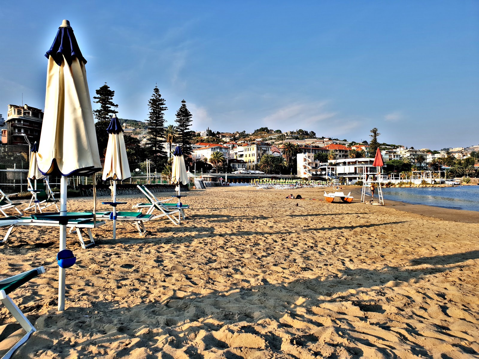 Portosole beach 🏖️ Imperia, Italy - detailed features, map, photos, image size:1600x1200