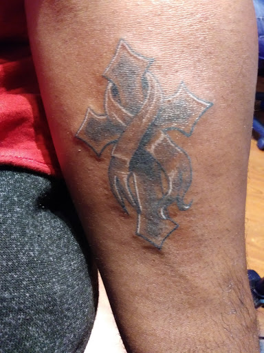 Tattoo Shop «Black Dagger Tattoo & Piercing», reviews and photos, 819 Davis St Suite D, Vacaville, CA 95687, USA