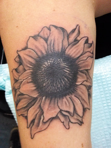 Tattoo Shop «Red Crown Tattoos INC», reviews and photos, 30612 Ford Rd, Garden City, MI 48135, USA