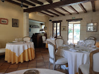 Atmosphère du Restaurant français La Licorne à Fontevraud-l'Abbaye - n°12