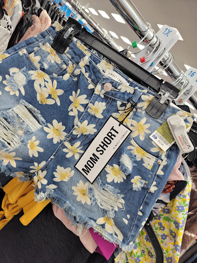 Clothing Store «Ross Dress for Less», reviews and photos, 3900 Sisk Rd, Modesto, CA 95356, USA