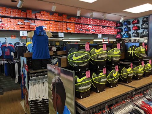 Sporting Goods Store «Big 5 Sporting Goods», reviews and photos, 3121 Wilshire Blvd, Santa Monica, CA 90403, USA