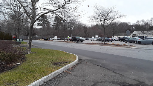 Shopping Mall «Main Avenue Shopping Plaza», reviews and photos, 380 Main Ave, Norwalk, CT 06851, USA