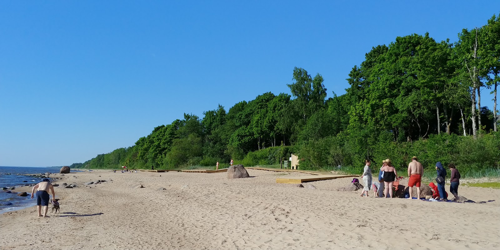 Foto van Laucu akmens pludmale met hoog niveau van netheid