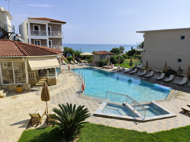 Amoudi Studios Apartments Hotel
