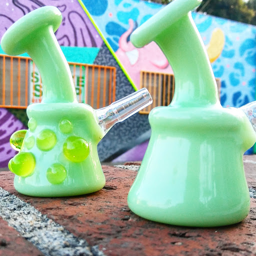 Tobacco Shop «i-nhale Smoke Shop Veteran Owned», reviews and photos, 1055 Redondo Ave, Long Beach, CA 90804, USA