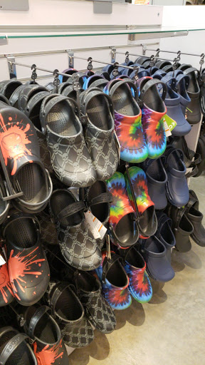 Shoe Store «Crocs», reviews and photos, 15715 S Apopka Vineland Rd, Orlando, FL 32821, USA