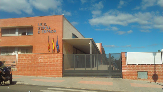 IES Serra d'Espadà Avinguda Anselmo Coyne, 28, 12200 Onda, Castelló, España