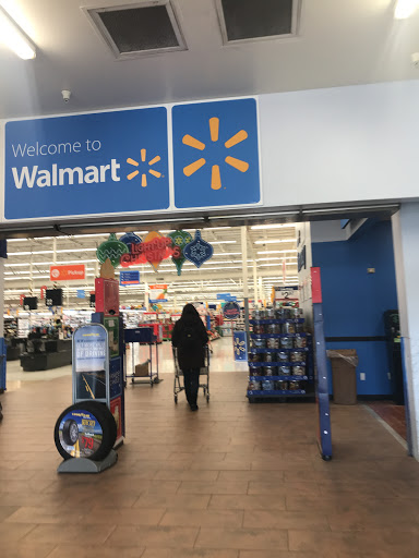 Department Store «Walmart Supercenter», reviews and photos, 3301 N Pontiac Trail, Commerce Charter Twp, MI 48390, USA