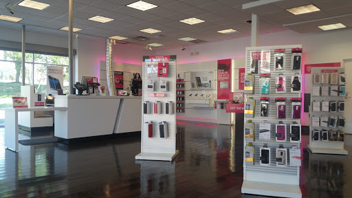Cell Phone Store «T-Mobile», reviews and photos, 2545 Sheila Ln, Richmond, VA 23225, USA