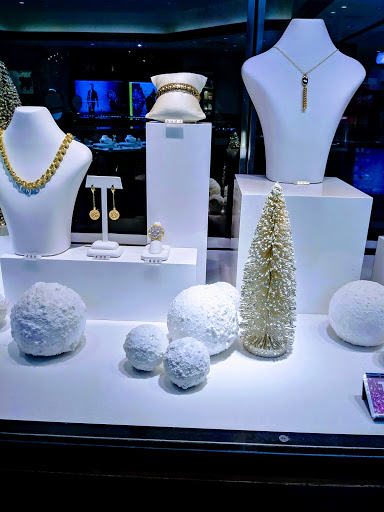 Jewelry Store «Ben Bridge Jeweler», reviews and photos, 1151 Galleria Blvd #137, Roseville, CA 95678, USA