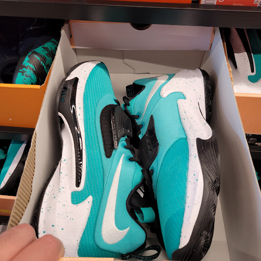 Sporting Goods Store «Nike Clearance Store», reviews and photos, 1275 Marina Blvd, San Leandro, CA 94577, USA