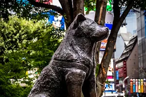 Hachikō Memorial Statue image