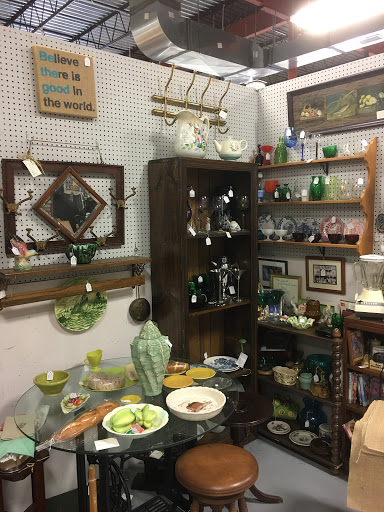 Flea Market «Peddlers Market», reviews and photos, 501 Euclid Ave, Colonial Beach, VA 22443, USA