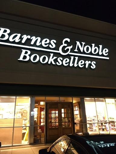 Shopping Mall «Long Gate Shopping Center», reviews and photos, 4814 Hale Haven Dr, Ellicott City, MD 21043, USA