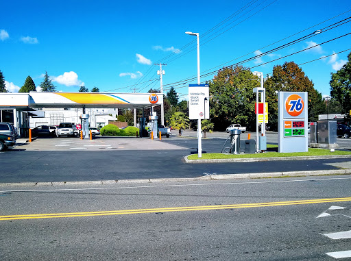 Juanita Firs 76 en Kirkland