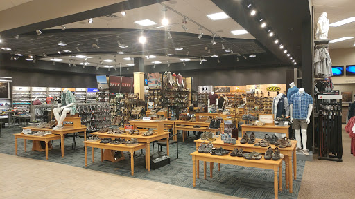 Sporting Goods Store «SCHEELS», reviews and photos, 2800 S Columbia Rd, Grand Forks, ND 58201, USA