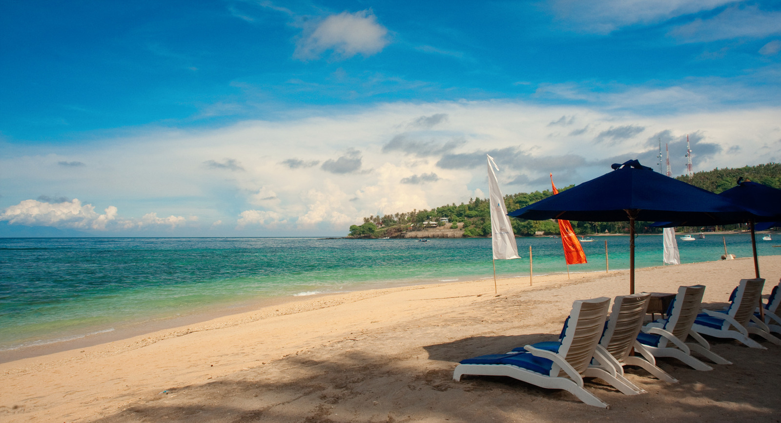 Photo of Senggigi Beach II with turquoise pure water surface