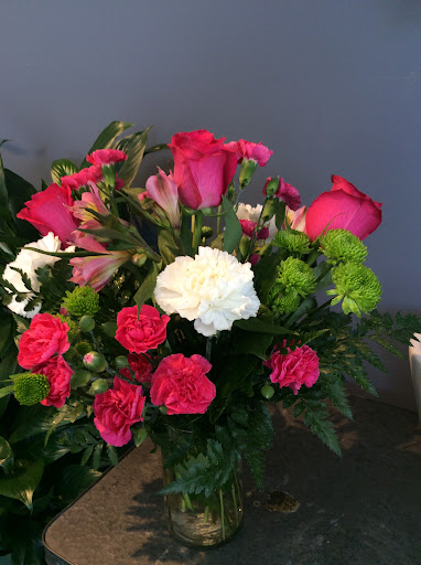 Florist «Welkes Milwaukee Florist», reviews and photos, 5528 W North Ave, Milwaukee, WI 53208, USA