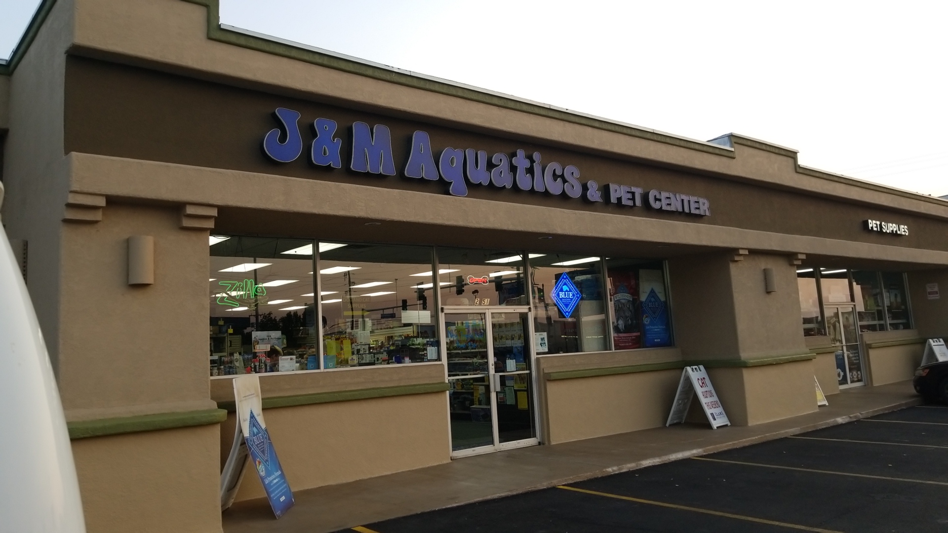 J & M Aquatics & Pet Center