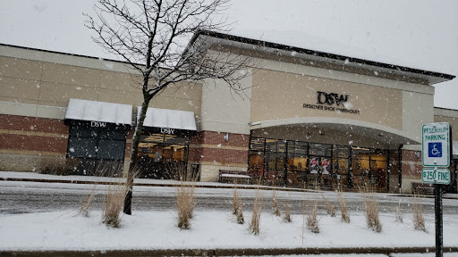 Shoe Store «DSW Designer Shoe Warehouse», reviews and photos, 6971 Grand Ave, Gurnee, IL 60031, USA