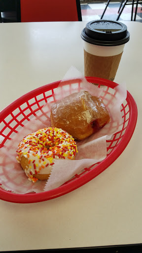 Donut Shop «The Donut Palace», reviews and photos, 37 Clarkson Rd, Ellisville, MO 63011, USA
